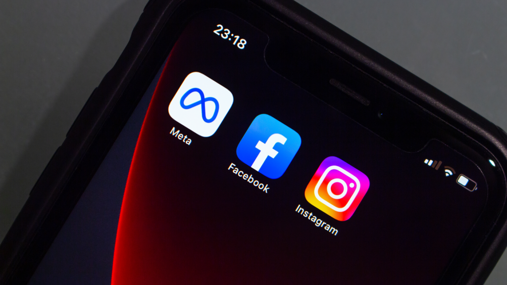 facebook insta meta redaktionell_shutterstock_2270942655