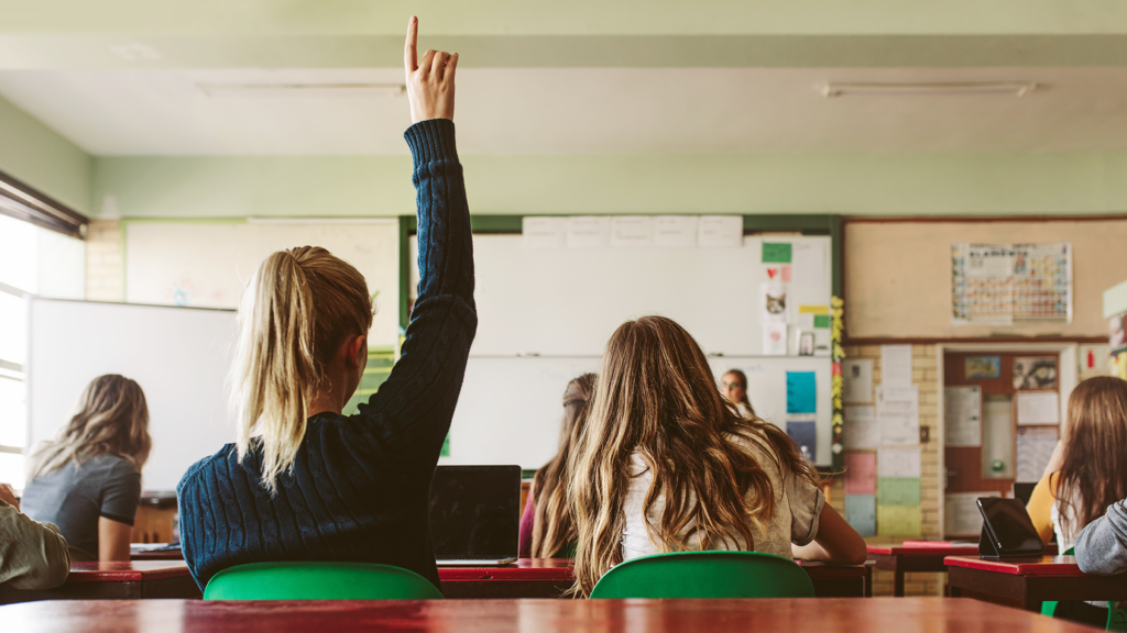 shutterstock_1103648204_schule