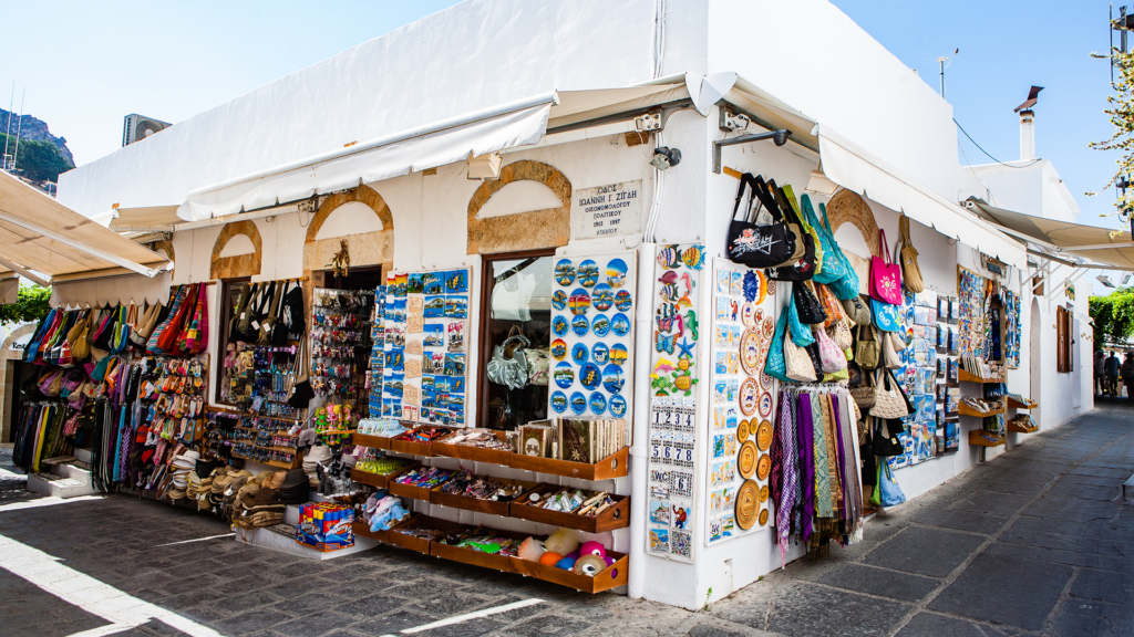 urlaubssouveniers_shutterstock_1283617639