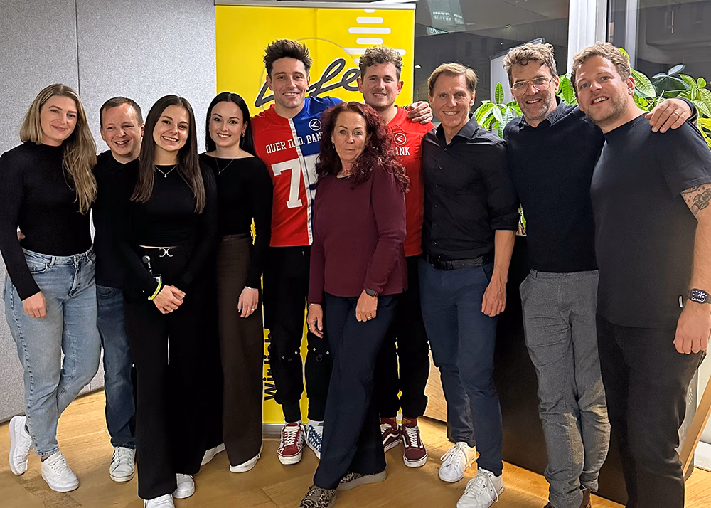 20251023_195419154_iOS